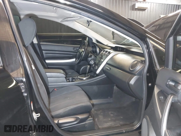 2011 Mazda CX-7 i Sport z VIN JM3ER2BM7B0393190, wystawiony jako IAAI lot #42402082 z przebiegiem 152 473 mil mil oraz . Historia ofert i sprzedaży dostępna na DreamBid. Obrazek 5.