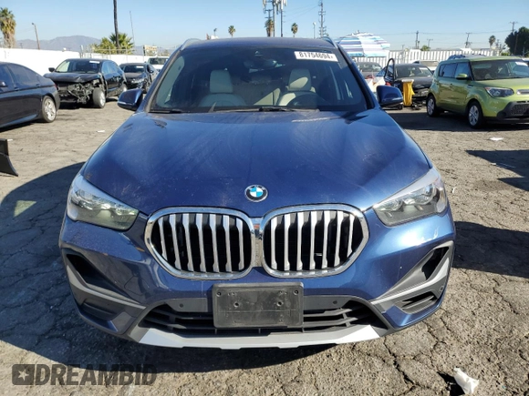 2022 BMW X1 sDrive28i with VIN WBXJG7C0XN5U49445, listed as a Copart auction lot 81754694 with 43,900 mi miles and Salvage Title. Bid and sale history available at carsss.com. Image 5.