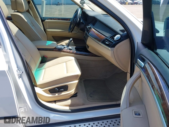 2008 BMW X5 3.0si z VIN 5UXFE43538L009505, wystawiony jako IAAI lot #42189410 z przebiegiem 136 931 mil mil oraz . Historia ofert i sprzedaży dostępna na DreamBid. Obrazek 5.