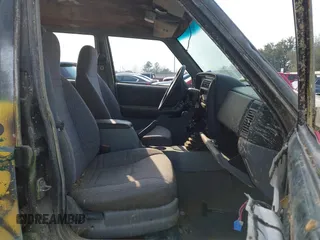 1997 Jeep Cherokee Sport with VIN 1J4FJ68S2VL510530, listed as a IAAI auction lot 41686356 with 1 mi miles. Bid and sale history available at carsss.com. Image 5.