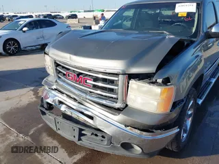 2013 GMC Sierra 1500 SLE z VIN 3GTP1VE08DG322257, wystawiony jako IAAI lot #42021251 z przebiegiem 213 501 mil mil oraz . Historia ofert i sprzedaży dostępna na DreamBid. Obrazek 6.