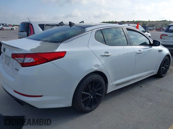 2013 Kia Optima SX с VIN 5XXGR4A61DG202977, выставлен на аукционе IAAI как лот 42725334 с пробегом 158 213 миль миль и . История ставок и продаж доступна на DreamBid. Изображение 4.