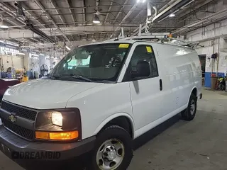 2015 Chevrolet Express Cargo z VIN 1GCWGFCF3F1168503, wystawiony jako IAAI lot #42546933 z przebiegiem 104 968 mil mil oraz . Historia ofert i sprzedaży dostępna na DreamBid. Obrazek 18.