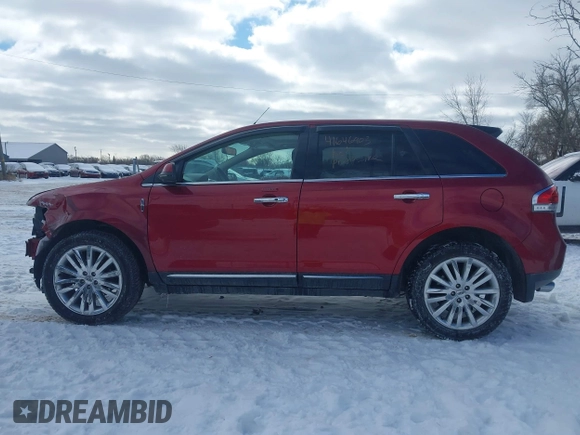 2014 Lincoln MKX with VIN 2LMDJ8JK2EBL06393, listed as a IAAI auction lot 41646903 with 118,394 mi miles. Bid and sale history available at carsss.com. Image 15.