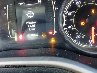 2017 Jeep Cherokee Altitude z VIN 1C4PJLASXHW649973, wystawiony jako IAAI lot #41672054 z przebiegiem 190 000 mil mil oraz . Historia ofert i sprzedaży dostępna na DreamBid. Obrazek 15.