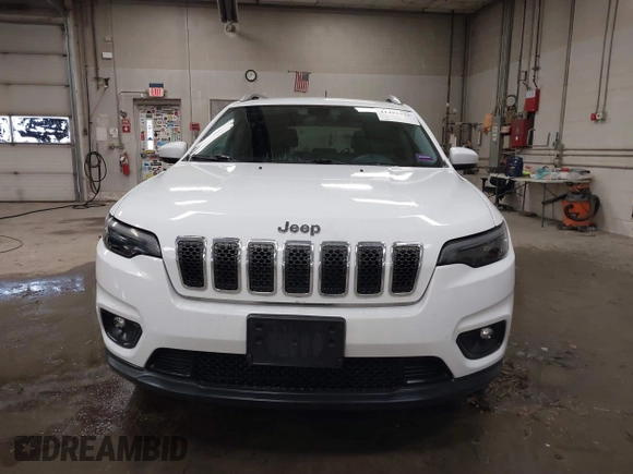 2019 Jeep Cherokee Latitude with VIN 1C4PJMCB7KD142941, listed as a IAAI auction lot 41491536 with 117,840 mi miles. Bid and sale history available at carsss.com. Image 12.