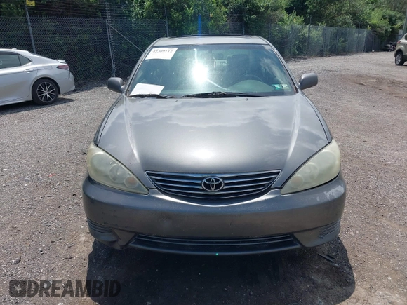 2005 Toyota Camry LE z VIN 4T1BE30K25U605811, wystawiony jako IAAI lot #42309112 z przebiegiem 153 914 mil mil oraz . Historia ofert i sprzedaży dostępna na DreamBid. Obrazek 6.