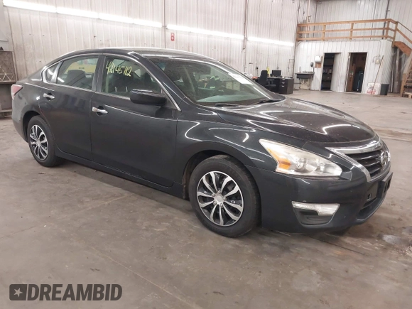 2015 Nissan Altima S with VIN 1N4AL3AP5FN871311, listed as a IAAI auction lot 42145112 with 174,605 mi miles and . Bid and sale history available at carsss.com. Image 1.
