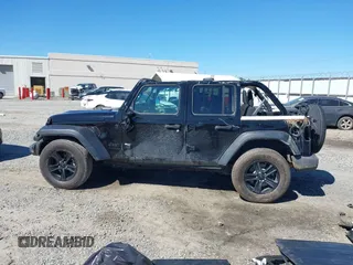 2021 Jeep Wrangler Unlimited Sport S с VIN 1C4HJXDG4MW753159, выставлен на аукционе IAAI как лот 41723515 с пробегом 86 589 миль миль и . История ставок и продаж доступна на DreamBid. Изображение 15.