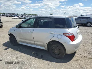 2006 Scion xA z VIN JTKKT624960165579, wystawiony jako Copart lot #55891475 z przebiegiem 81 165 mil mil oraz Szkoda całkowita • Salvage title. Historia ofert i sprzedaży dostępna na DreamBid. Obrazek 2.