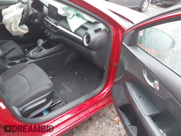 2020 Kia Forte LXS z VIN 3KPF24AD9LE215384, wystawiony jako IAAI lot #40951994 z przebiegiem 72 255 mil mil oraz . Historia ofert i sprzedaży dostępna na DreamBid. Obrazek 5.