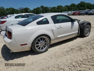 2007 Ford Mustang GT Deluxe with VIN 1ZVHT82H475311629, listed as a Copart auction lot 61920705 with 111,557 mi miles and Clean title. Bid and sale history available at DreamBid. Image 3.