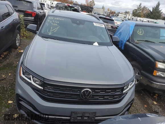2023 Volkswagen Atlas SEL z VIN 1V2SE2CA8PC210959, wystawiony jako Copart lot #73726564 z przebiegiem 27 799 mil mil oraz Szkoda całkowita • Salvage title. Historia ofert i sprzedaży dostępna na DreamBid. Obrazek 5.