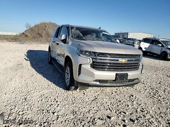 2021 Chevrolet Suburban LT with VIN 1GNSCCKDXMR395718, listed as a Copart auction lot 42215885 with 84,805 mi miles and Salvage Title. Bid and sale history available at carsss.com. Image 11.