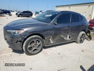 2022 Alfa Romeo Stelvio Sprint z VIN ZASPAJAN3N7D37652, wystawiony jako Copart lot #52706985 z przebiegiem 58 723 mil mil oraz Szkoda całkowita • Salvage title. Historia ofert i sprzedaży dostępna na DreamBid. Obrazek 1.