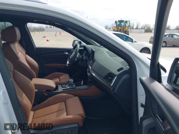 2025 Audi Q5 S line Premium Plus with VIN WA1EAAFY1S2016070, listed as a IAAI auction lot 41764724 with 2,491 mi miles and . Bid and sale history available at DreamBid. Image 5.