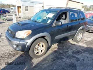 2005 Toyota RAV4 with VIN JTEGD20V250088126, listed as a IAAI auction lot 41601577 with 215,201 mi miles. Bid and sale history available at carsss.com. Image 2.