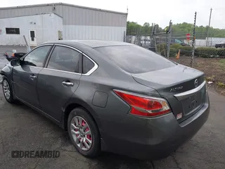 2015 Nissan Altima 2.5 S with VIN 1N4AL3AP3FN917170, listed as a IAAI auction lot 41967374 with 173,633 mi miles. Bid and sale history available at carsss.com. Image 3.