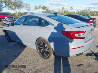 2022 Honda Accord Sport z VIN 1HGCV1F35NA117128, wystawiony jako IAAI lot #40957497 z przebiegiem 29 636 mil mil oraz . Historia ofert i sprzedaży dostępna na DreamBid. Obrazek 3.