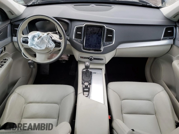 2016 Volvo XC90 Momentum with VIN YV4102XK1G1068042, listed as a Copart auction lot 38305163 with 100,589 mi miles. Bid and sale history available at carsss.com. Image 8.