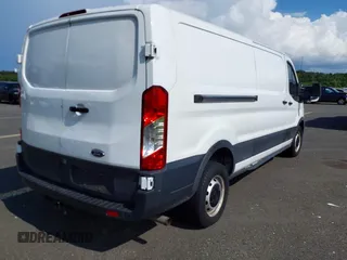 2021 Ford Transit Cargo с VIN 1FTBR1Y82MKB04871, выставлен на аукционе IAAI как лот 42589012 с пробегом Не указан миль и . История ставок и продаж доступна на DreamBid. Изображение 4.