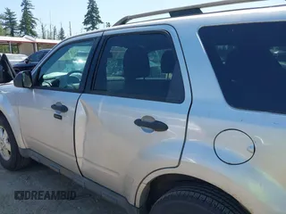 2011 Ford Escape XLT с VIN 1FMCU9D75BKB26421, выставлен на аукционе IAAI как лот 42421183 с пробегом 151 693 миль миль и . История ставок и продаж доступна на DreamBid. Изображение 16.