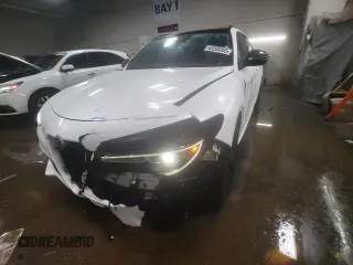 2020 Alfa Romeo Stelvio Ti z VIN ZASPAKBN4L7C74496, wystawiony jako Copart lot #43208305 z przebiegiem 71 269 mil mil oraz Szkoda całkowita • Salvage title. Historia ofert i sprzedaży dostępna na DreamBid. Obrazek 13.