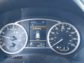 2019 Nissan Sentra S with VIN 3N1AB7AP7KY210335, listed as a IAAI auction lot 41177615 with 89,778 mi miles. Bid and sale history available at carsss.com. Image 7.