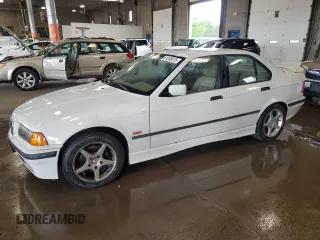 1997 BMW 3 Series 318i z VIN WBACC0321VEK21731, wystawiony jako Copart lot #61555675 z przebiegiem 115 712 mil mil oraz Czysty tytuł • Clean title. Historia ofert i sprzedaży dostępna na DreamBid. Obrazek 1.