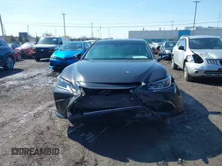 2024 Lexus ES 350 z VIN 58ADZ1B11RU182353, wystawiony jako IAAI lot #41767604 z przebiegiem 20 825 mil mil oraz . Historia ofert i sprzedaży dostępna na DreamBid. Obrazek 6.