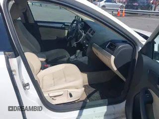 2013 Volkswagen Jetta SE с VIN 3VWDX7AJ7DM434235, выставлен на аукционе IAAI как лот 42292730 с пробегом 166 353 миль миль и . История ставок и продаж доступна на DreamBid. Изображение 5.