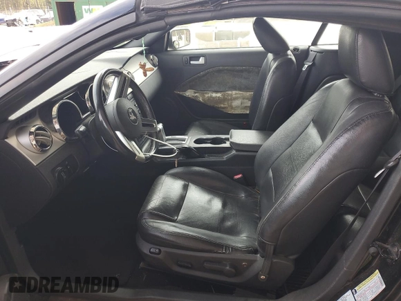 2005 Ford Mustang Deluxe с VIN 1ZVFT84N555231554, выставлен на аукционе Copart как лот 51562685 с пробегом 178 731 миль миль и Списание • Salvage title. История ставок и продаж доступна на DreamBid. Изображение 7.