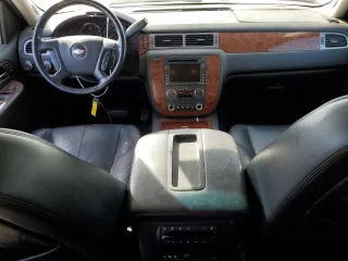 2008 Chevrolet Suburban LT w/3LT with VIN 3GNFK16388G165630, listed as a Copart auction lot 75897524 with 135,573 mi miles and Salvage Title. Bid and sale history available at carsss.com. Image 8.