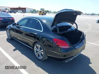 2018 Mercedes-Benz C 300 z VIN 55SWF4JB9JU250869, wystawiony jako IAAI lot #41990855 z przebiegiem 54 938 mil mil oraz . Historia ofert i sprzedaży dostępna na DreamBid. Obrazek 3.