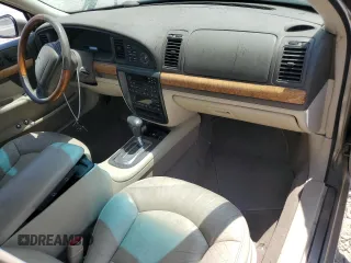 2001 Lincoln Continental with VIN 1LNHM97V21Y698784, listed as a Copart auction lot 64040134 with Not Provided miles and Salvage Title. Bid and sale history available at DreamBid. Image 8.