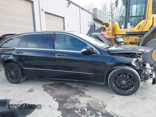 2008 Mercedes-Benz R-Class 3.5L with VIN 4JGCB65E38A079809, listed as a IAAI auction lot 41581978 with 201,240 mi miles. Bid and sale history available at carsss.com. Image 14.