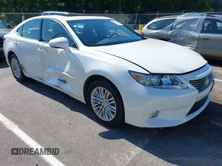 2014 Lexus ES 330 z VIN JTHBK1GG6E2126319, wystawiony jako IAAI lot #42652707 z przebiegiem 60 990 mil mil oraz . Historia ofert i sprzedaży dostępna na DreamBid. Obrazek 1.
