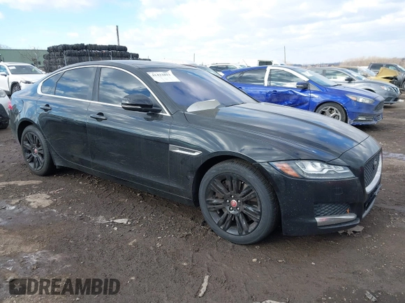 2017 Jaguar XF 35t Premium with VIN SAJBJ4BV4HCY35231, listed as a IAAI auction lot 41422811 with 92,484 mi miles. Bid and sale history available at carsss.com. Image 1.
