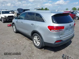 2017 Kia Sorento LX with VIN 5XYPG4A37HG243532, listed as a IAAI auction lot 42088741 with 171,350 mi miles. Bid and sale history available at carsss.com. Image 3.