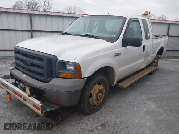 2005 Ford F-350 with VIN 1FTSX315X5EC34141, listed as a IAAI auction lot 41645453 with 498,863 mi miles and . Bid and sale history available at DreamBid. Image 2.