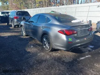 2016 Infiniti Q70 with VIN JN1BY1AR8GM271060, listed as a IAAI auction lot 41420795 with 34,077 mi miles. Bid and sale history available at carsss.com. Image 3.