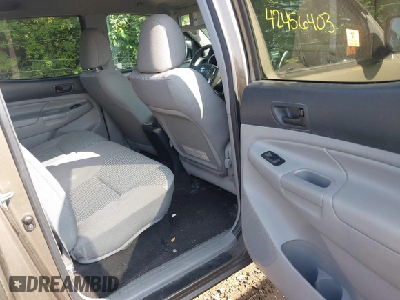 2014 Toyota Tacoma with VIN 5TFLU4EN2EX108616, listed as a IAAI auction lot 42456403 with 112,074 mi miles and . Bid and sale history available at DreamBid. Image 8.