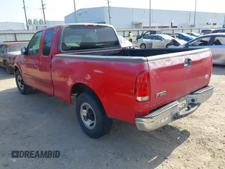 2001 Ford F-150 XL z VIN 1FTRX17W81KE46762, wystawiony jako IAAI lot #42331946 z przebiegiem Nie podano mil oraz . Historia ofert i sprzedaży dostępna na DreamBid. Obrazek 3.