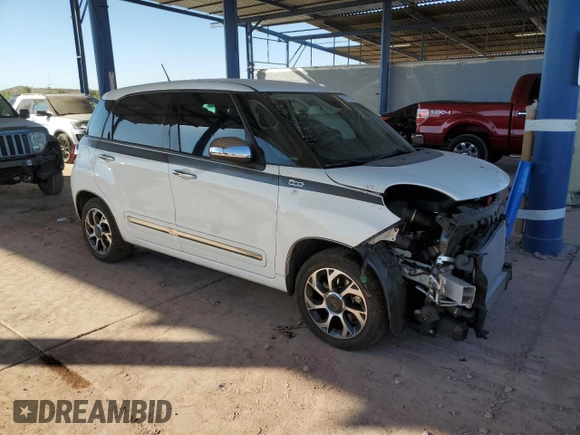 2014 FIAT 500L Lounge with VIN ZFBCFACH8EZ016424, listed as a Copart auction lot 83157294 with 89,918 mi miles and Salvage Title. Bid and sale history available at carsss.com. Image 4.