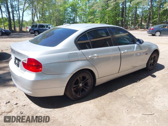 2008 BMW 3 Series 328xi с VIN WBAVC935X8K044268, выставлен на аукционе IAAI как лот 42116630 с пробегом 137 739 миль миль и . История ставок и продаж доступна на DreamBid. Изображение 4.