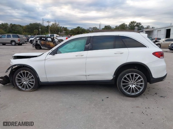 2020 Mercedes-Benz GLC with VIN WDC0G8DB2LF739999, listed as a IAAI auction lot 41353439 with 1 mi miles. Bid and sale history available at carsss.com. Image 14.