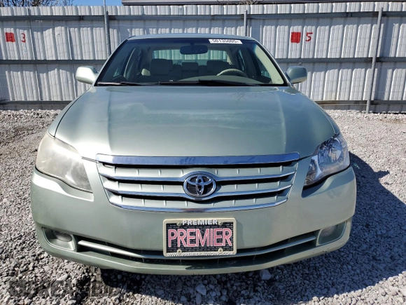 2005 Toyota Avalon XL with VIN 4T1BK36B15U037227, listed as a Copart auction lot 50135005 with 136,489 mi miles and Salvage Title. Bid and sale history available at DreamBid. Image 5.
