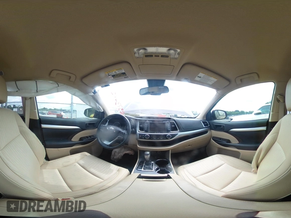 2018 Toyota Highlander LE с VIN 5TDBZRFH6JS812871, выставлен на аукционе IAAI как лот 42373213 с пробегом 33 024 миль миль и . История ставок и продаж доступна на DreamBid. Изображение 17.