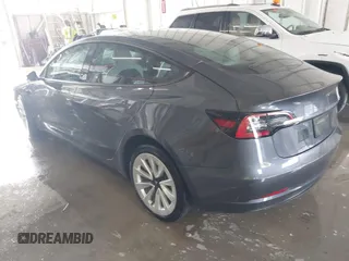 2023 Tesla Model 3 z VIN 5YJ3E1EA2PF591661, wystawiony jako IAAI lot #42014086 z przebiegiem 13 945 mil mil oraz . Historia ofert i sprzedaży dostępna na DreamBid. Obrazek 3.