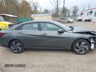 2024 Hyundai Elantra Limited с VIN KMHLP4DG8RU804328, выставлен на аукционе IAAI как лот 42009743 с пробегом 4 633 миль миль и . История ставок и продаж доступна на DreamBid. Изображение 13.
